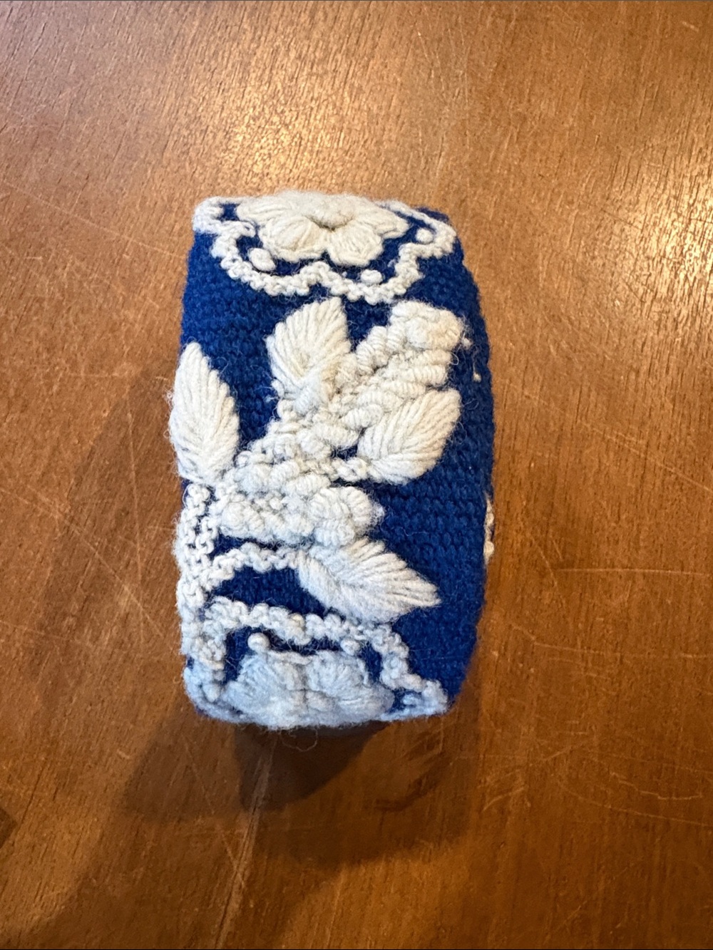 Jenny Krauss Knit belt with White Leaf Pattern